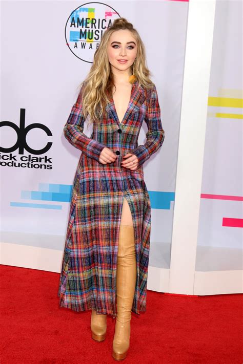 sabrina carpenter height and weight.